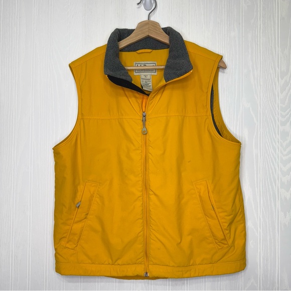 L.L. Bean Other - L.L. Bean fleece lined zip up vest size M